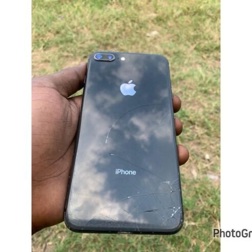 IPHONE 8PLUS: GB64 Clean