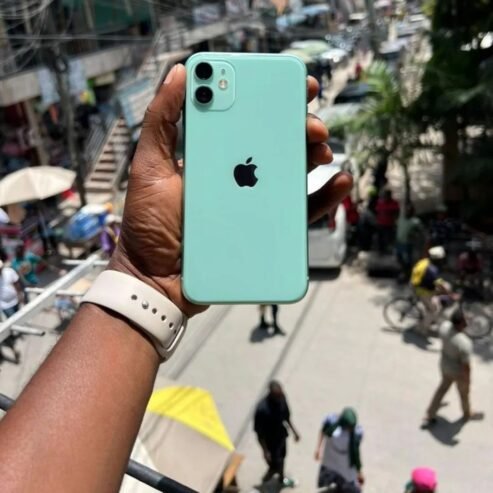 IPHONE 11PLAIN: GB64😎Clean
