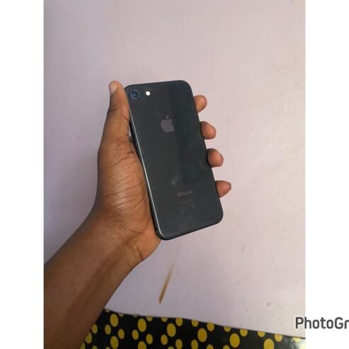 IPHONE 8PLAIN: GB64😎Clean