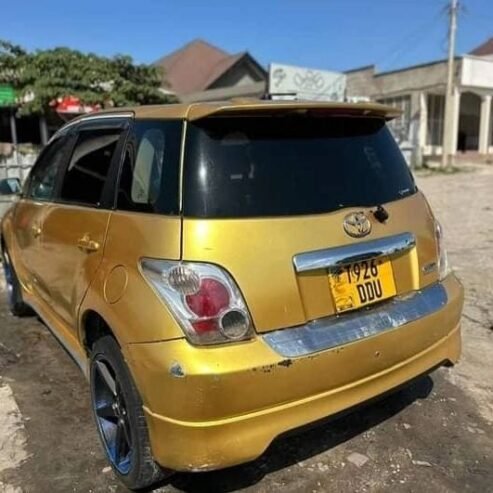 TOYOTA IST