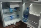 MR UK MINI FRIDGE