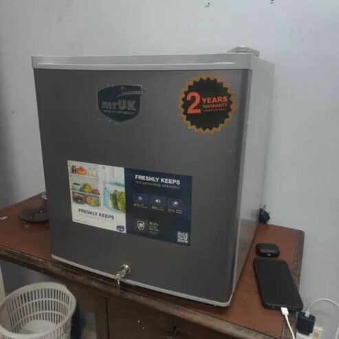 MR UK MINI FRIDGE