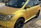 TOYOTA IST