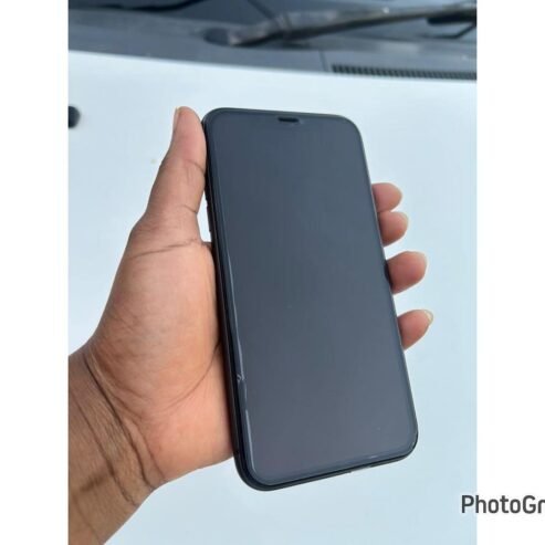 IPHONE 11PLAIN: GB128Clean
