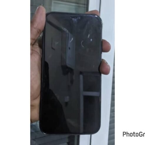 IPHONE 11PLAIN: GB64😎Clean