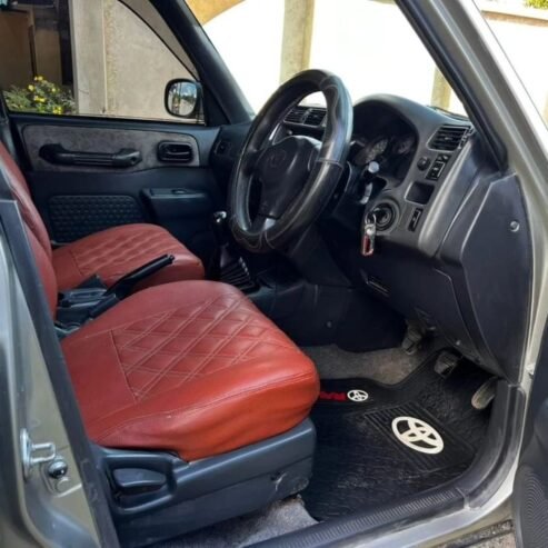 TOYOTA RAV4 OLD MODEL