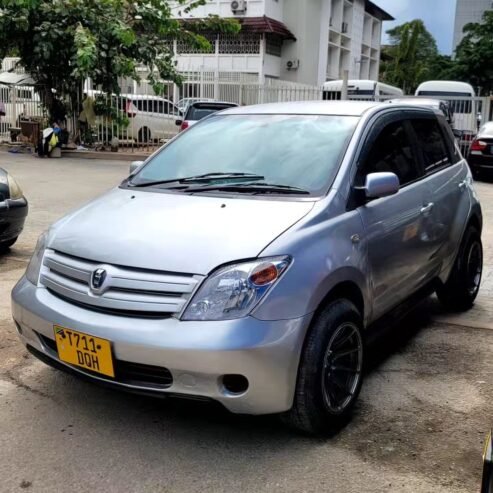 TOYOTA IST DQH