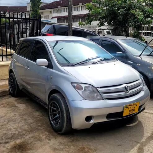 TOYOTA IST DQH