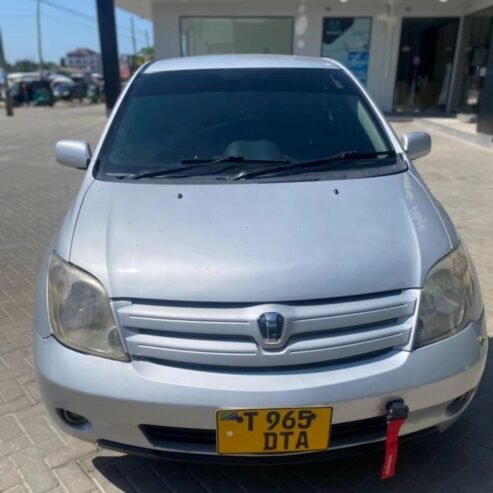 TOYOTA IST