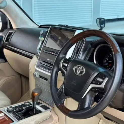 LAND CRUISER V8