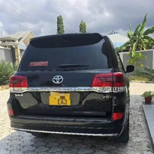 LAND CRUISER V8