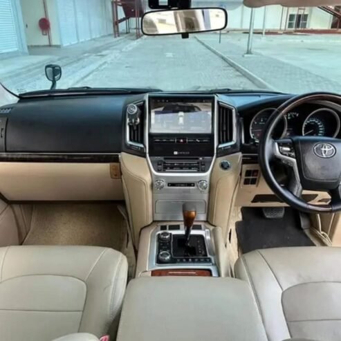 LAND CRUISER V8