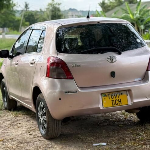 TOYOTA VITZ DCH