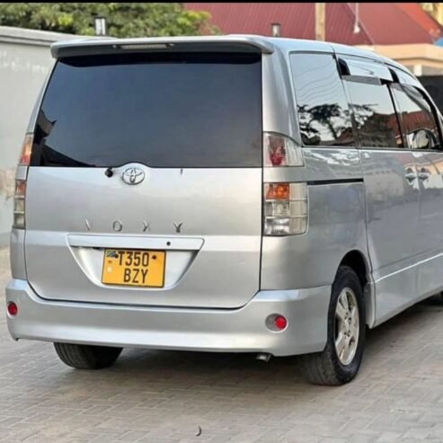 Toyota voxy BZY