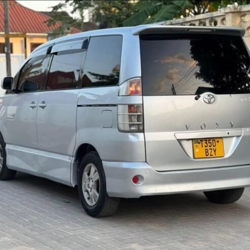 Toyota voxy BZY