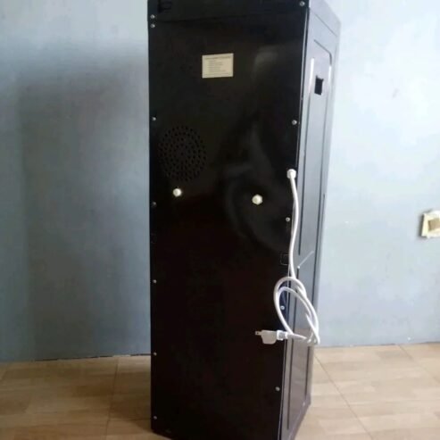 WATER DISPENSER
