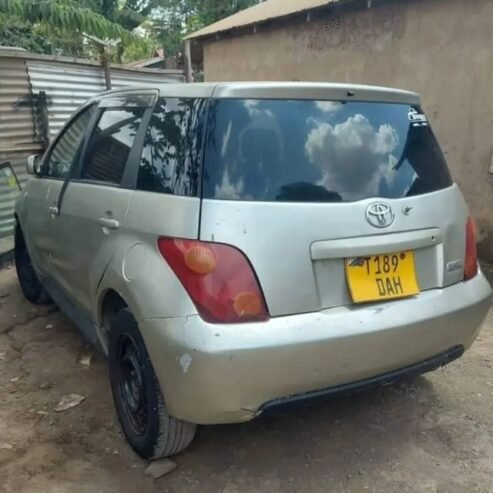 TOYOTA IST DAH