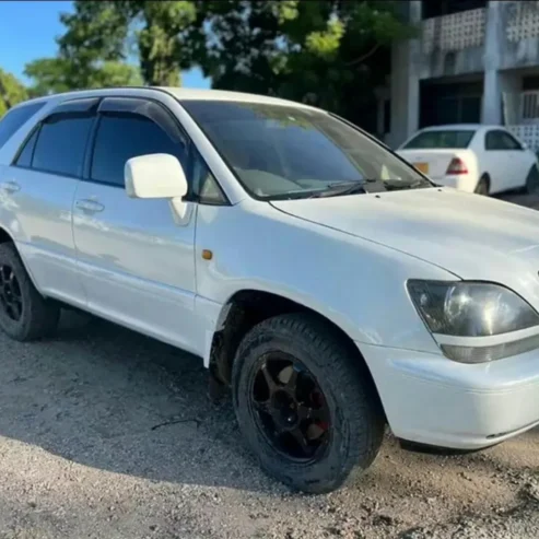 Toyota Harriar old