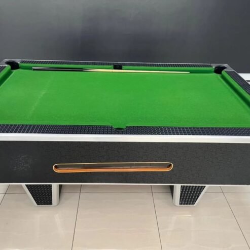 POOL TABLE