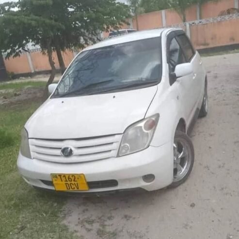 TOYOTA I.S.T