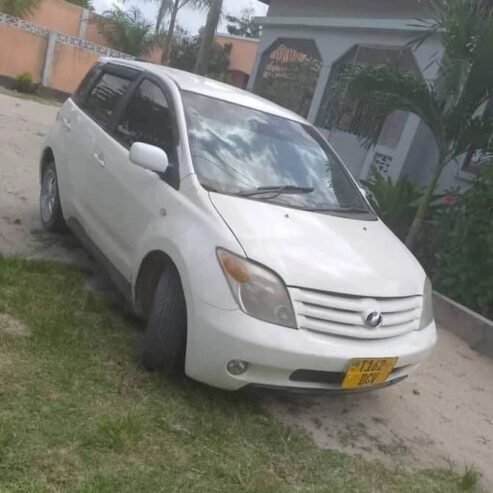 TOYOTA I.S.T