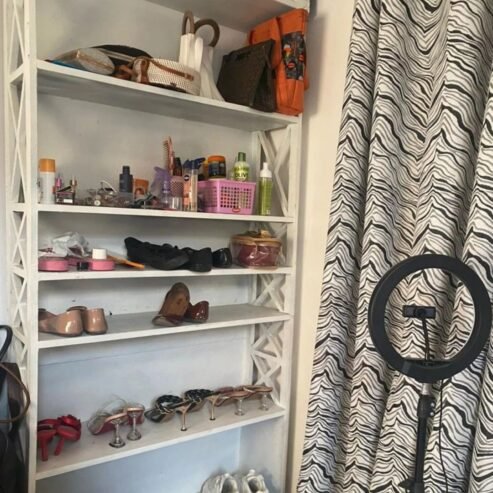 KABATI LA SHELF
