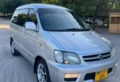 TOYOTA NOAH Sr40 EFX