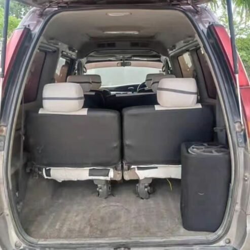 Toyota Noah model DEQ