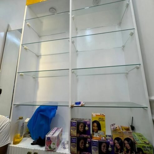 SHELFS ZA DUKANI
