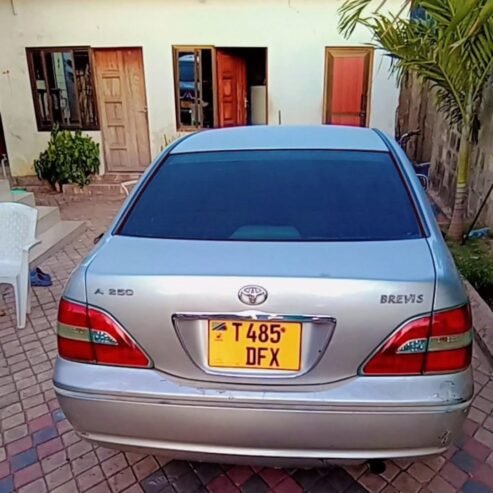 TOYOTA BREVIS