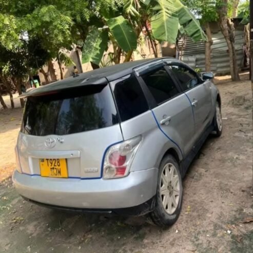 TOYOTA IST DJW