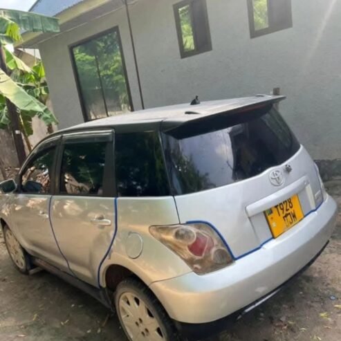 TOYOTA IST DJW
