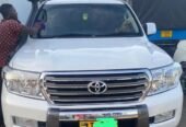 TOYOTA LAND CRUISER V8