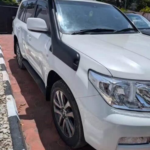 TOYOTA LAND CRUISER V8