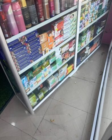 KABATI LA KIOO