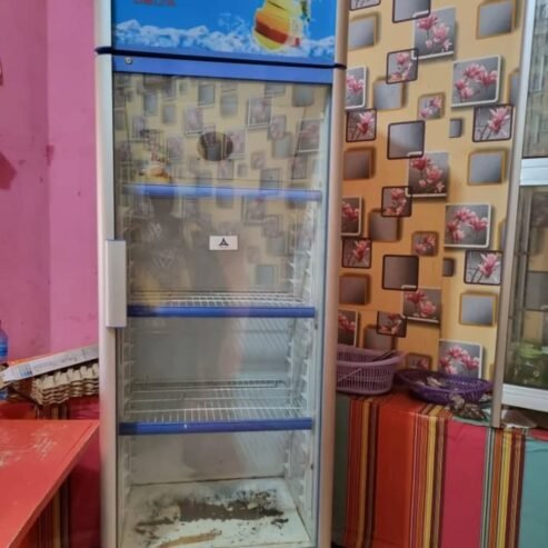 DISPLAY FRIDGE