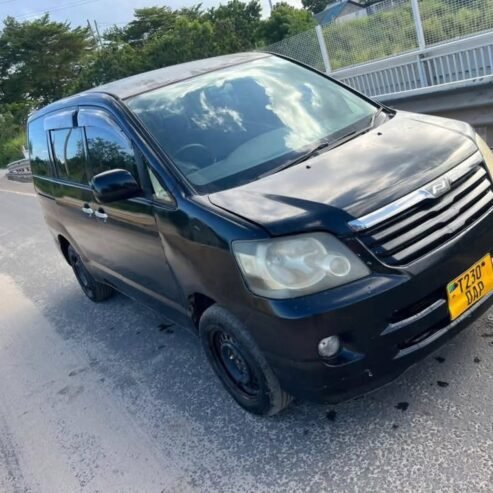 TOYOTA NOAH DAP