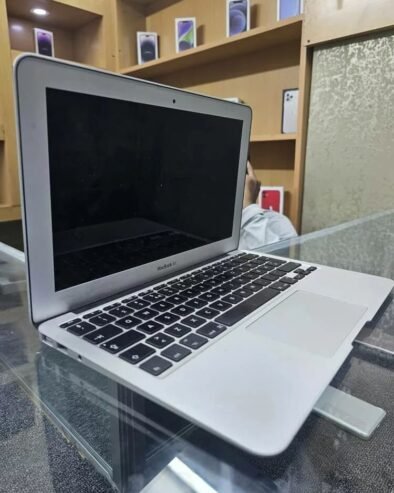 MACBOOK AIR 2011