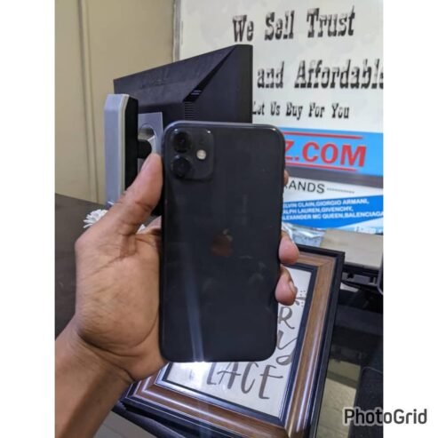 IPHONE 11PLAIN : GB64😎Clean