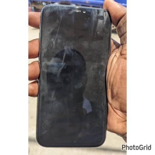 IPHONE 11PLAIN: GB64😎Clean