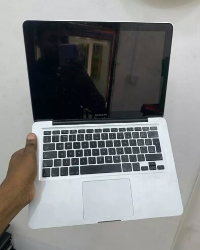 MACBOOK PRO