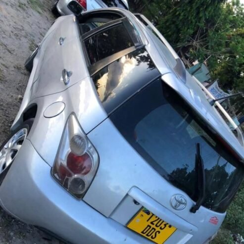 TOYOTA IST