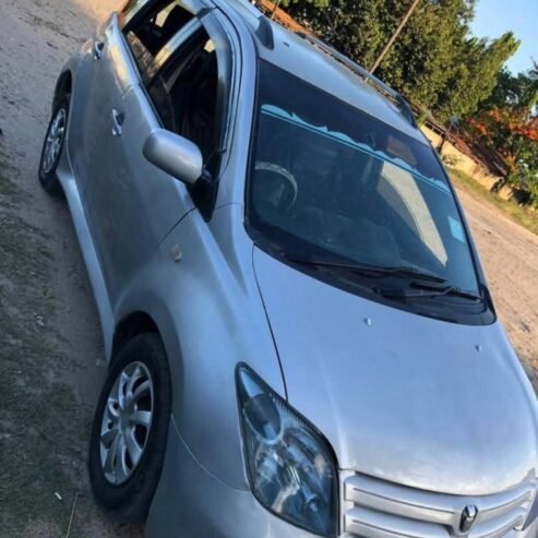 TOYOTA IST
