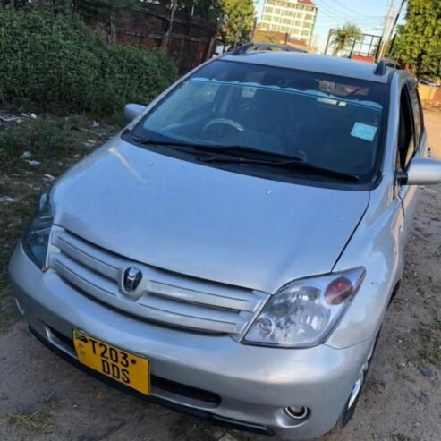 TOYOTA IST