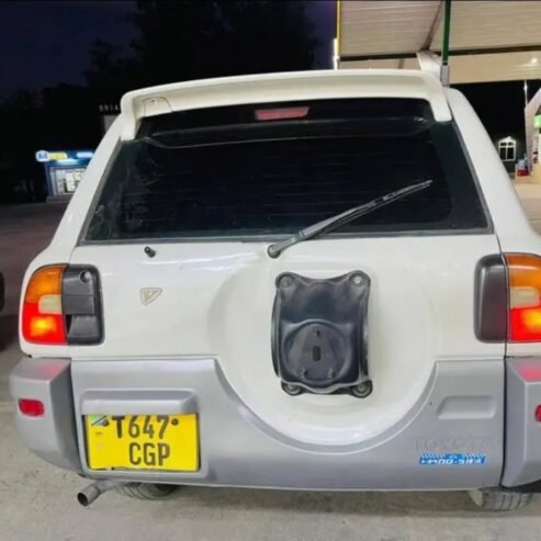 TOYOTA RAV4 OLD MODEL