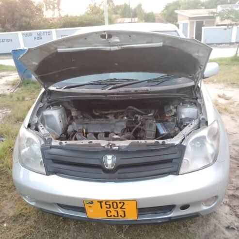 TOYOTA IST CJJ