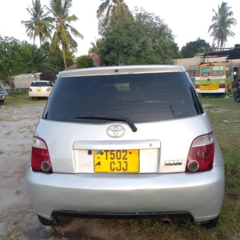 TOYOTA IST CJJ
