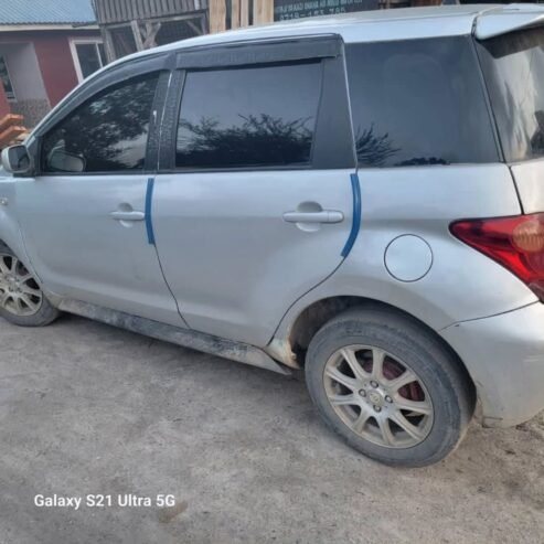 TOYOTA IST