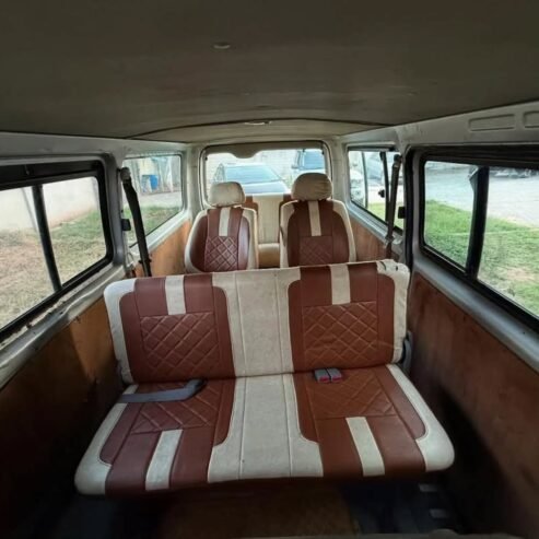 TOYOTA HIACE