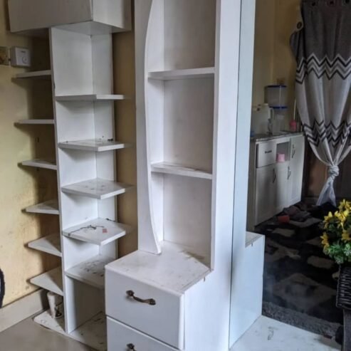 DRESSING TABLE